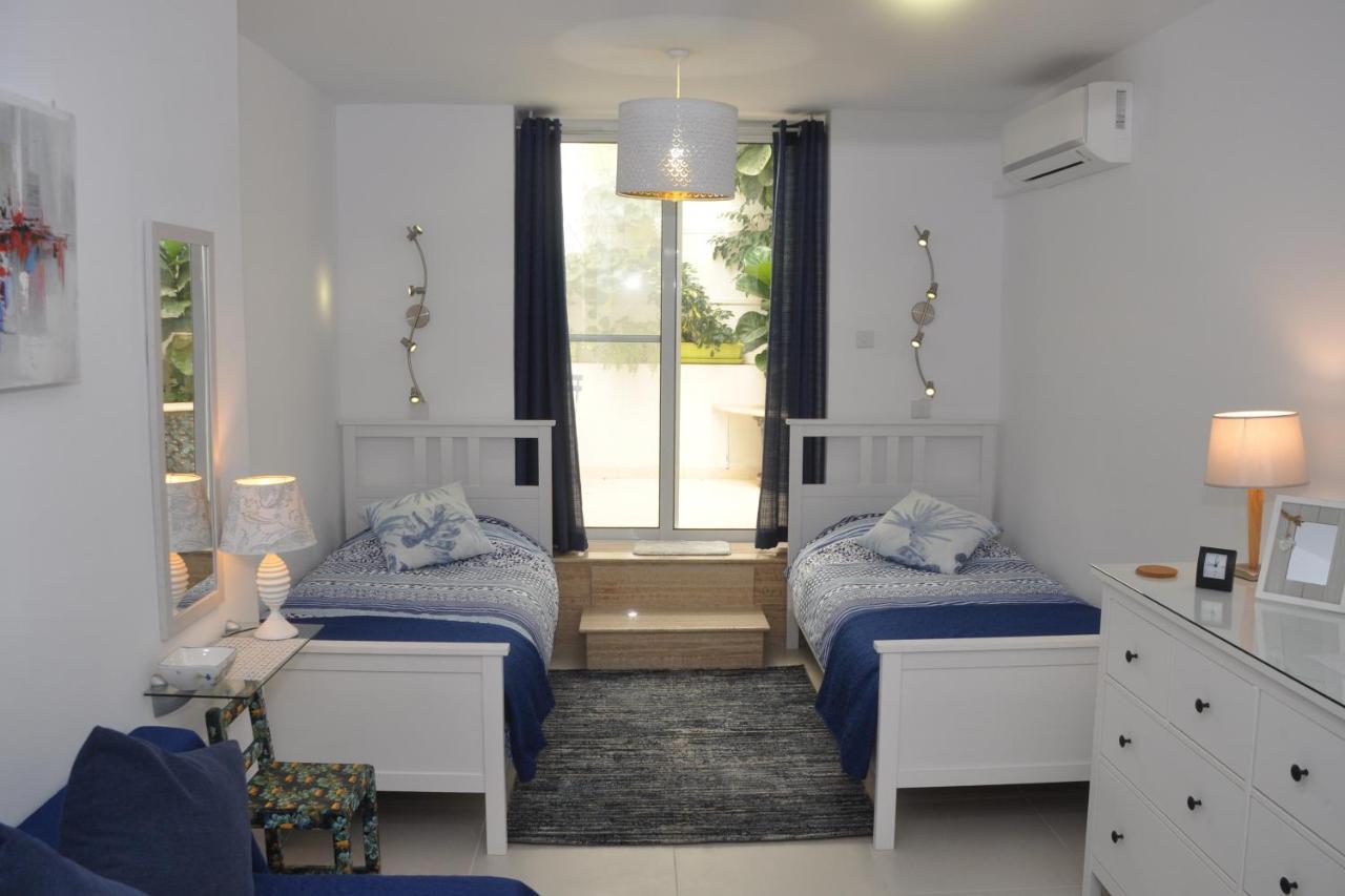 Private Apartment In Pembroke St Julians Esterno foto